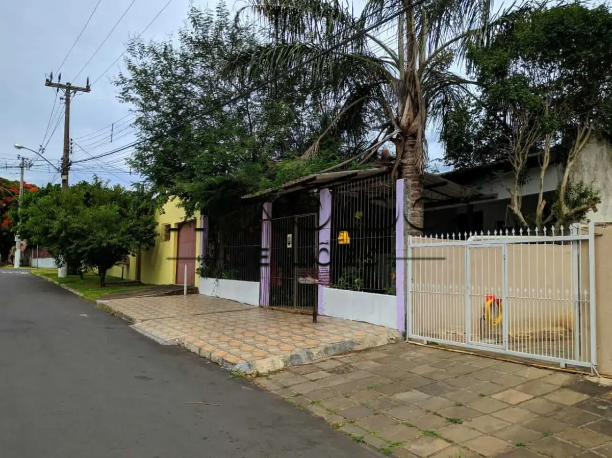 LOTE 5 - LEILÃO SUSPENSO CASA EM GRAVATAÍ AGUARDA AVALIAÇÃO - TODOS LANCES SEM AVALIAÇÃO SÃO INVÁLIDOS
