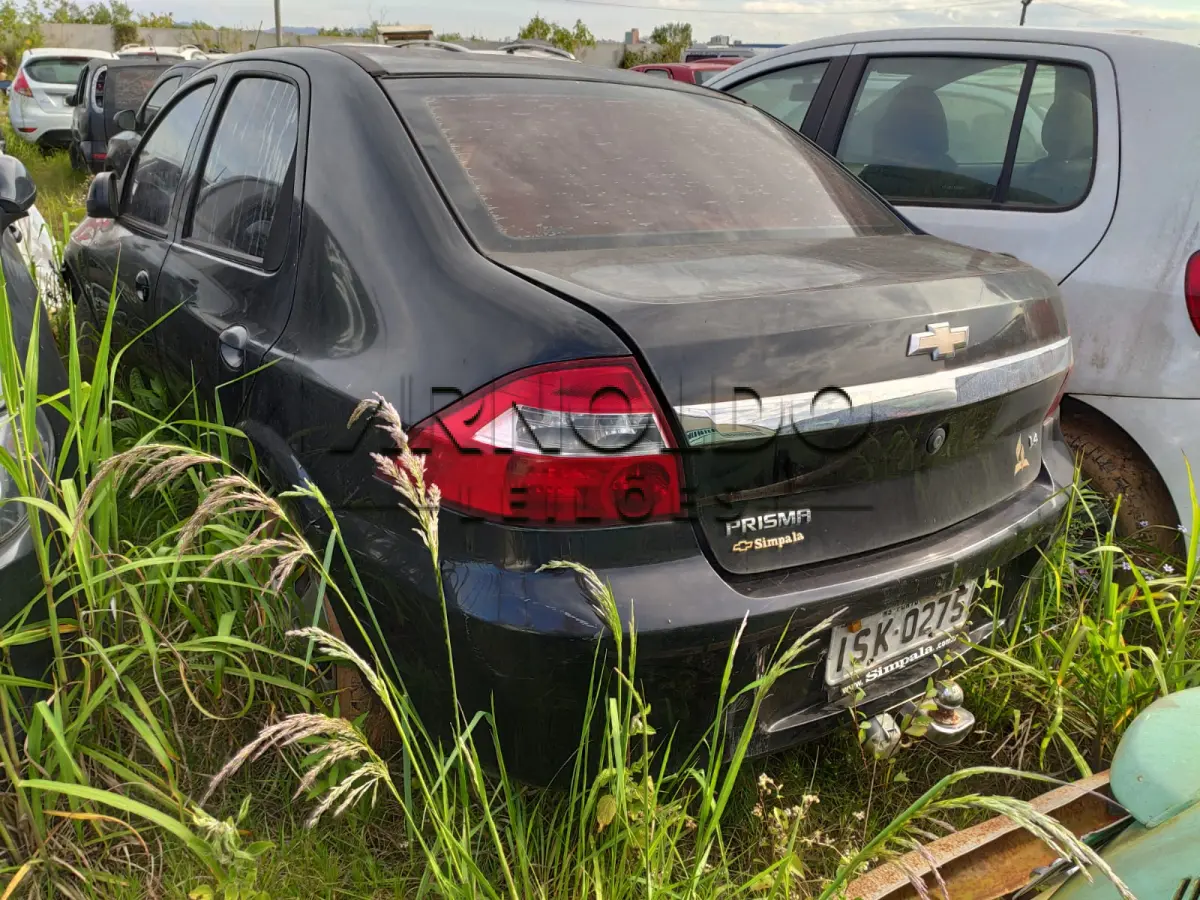 LOTE 001 - Chevrolet Prisma 1.4 LT 2012 Preto