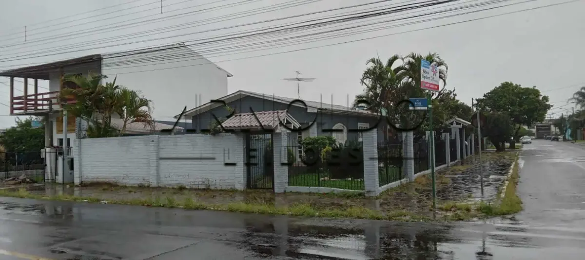 LOTE 001 - CASA EM NOVO HAMBURGO COM PISCINA