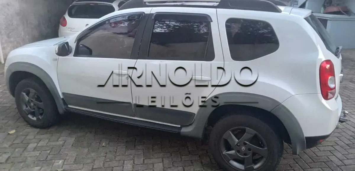 LOTE 004 - DUSTER 20 D 4x4 2013/2014