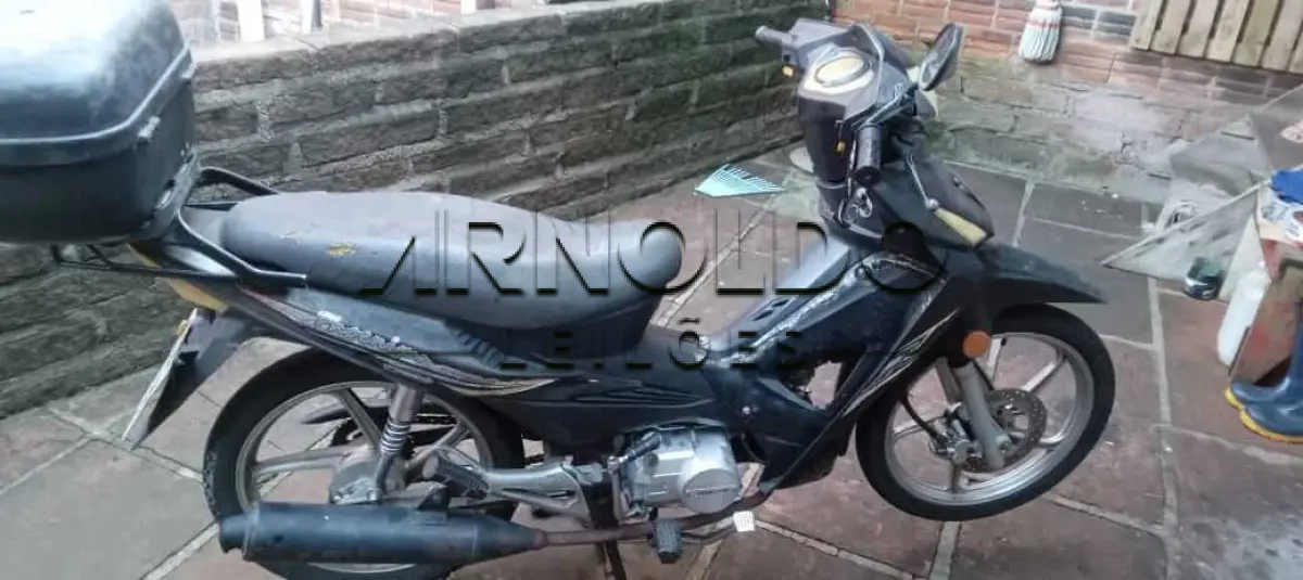 LOTE 001 - MOTO WUYANG 2013
