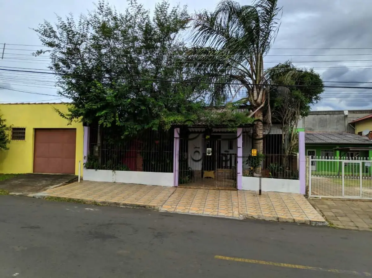 LOTE 5 - LEILÃO SUSPENSO CASA EM GRAVATAÍ AGUARDA AVALIAÇÃO - TODOS LANCES SEM AVALIAÇÃO SÃO INVÁLIDOS