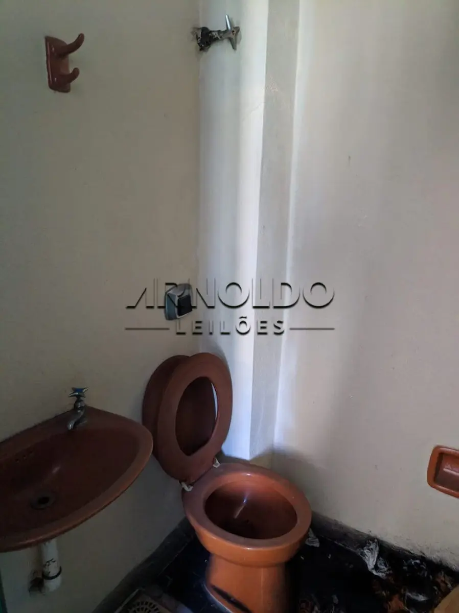 LOTE 1 - LEILÃO SUSPENSO SALA COMERCIAL N. 51 AT 48M2 1ºL R$ 100.000,00 2ºL R$50.000,00