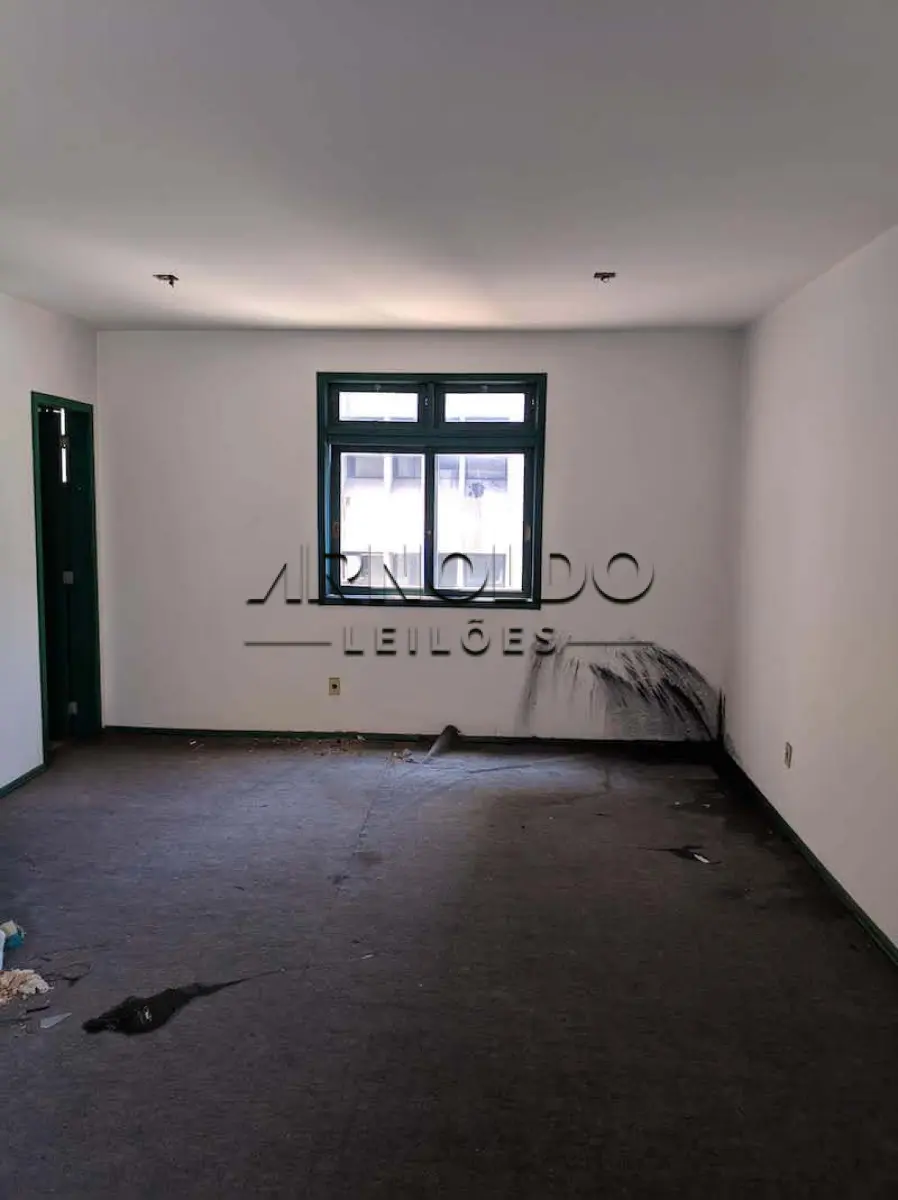LOTE 1 - LEILÃO SUSPENSO SALA COMERCIAL N. 51 AT 48M2 1ºL R$ 100.000,00 2ºL R$50.000,00
