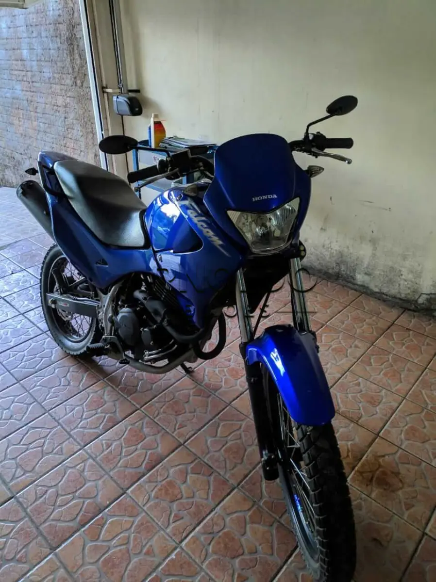 LOTE  - HONDA FALCON NX-4 2000