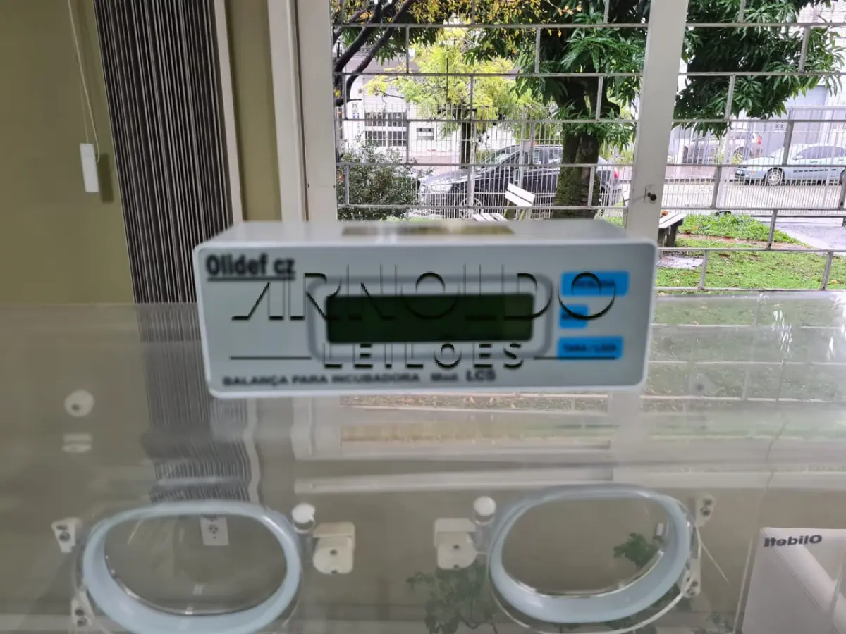 LOTE 006 - INCUBADORA  ESTACIONÁRIA, MARCA OLIDEF CZ, MODELO LINE 4 CONTROLE  2, COM BALANÇA ACOPLADA E SERVO DE CONTROLE DE  UMIDADE, NÚMERO DE SÉRIE 13K 220