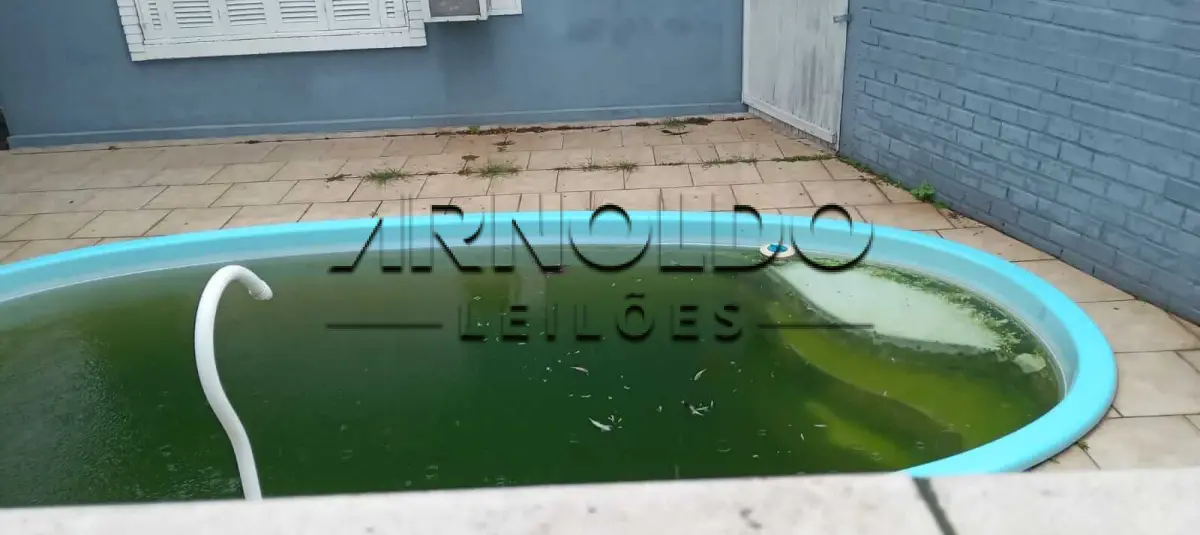 LOTE 001 - CASA EM NOVO HAMBURGO COM PISCINA