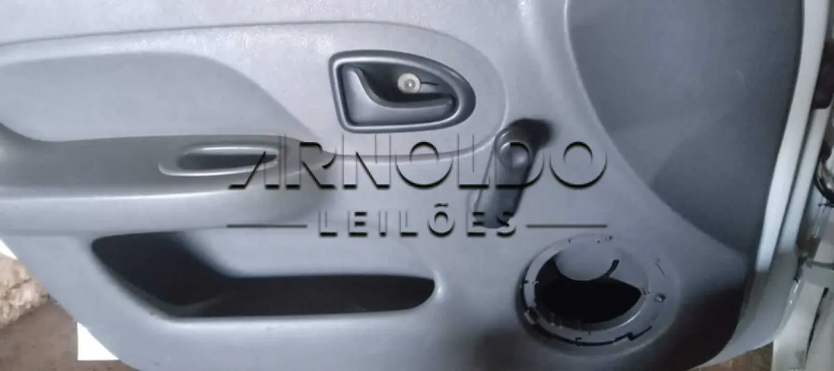 LOTE 001 - RENAULT/CLIO RL 1.0 2002