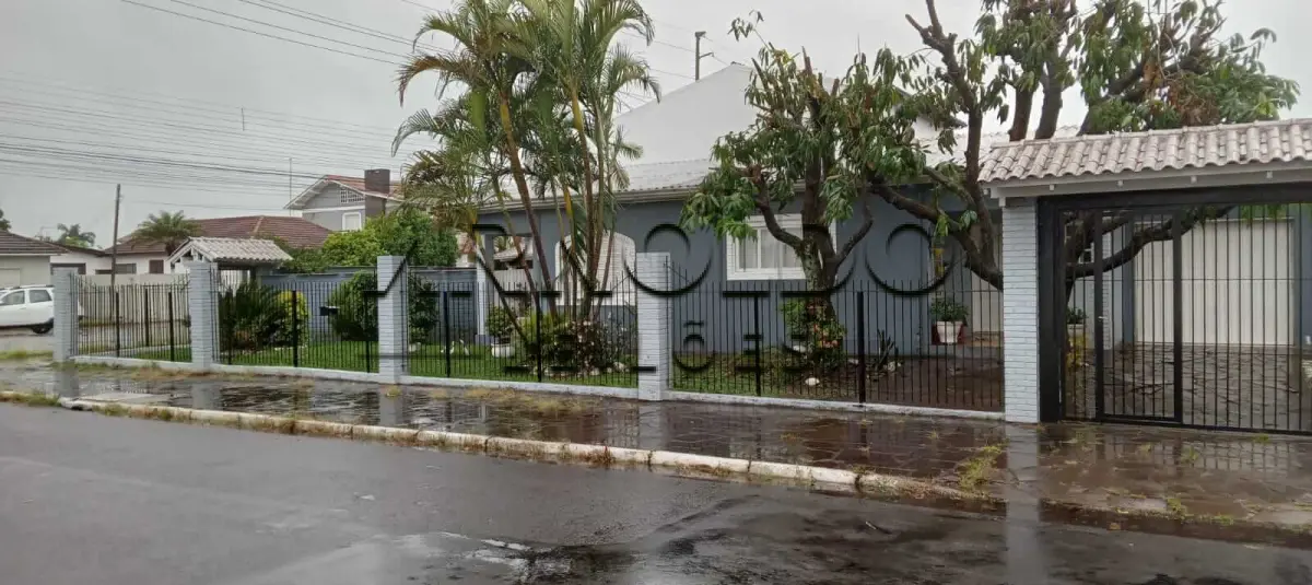 LOTE 001 - CASA EM NOVO HAMBURGO COM PISCINA