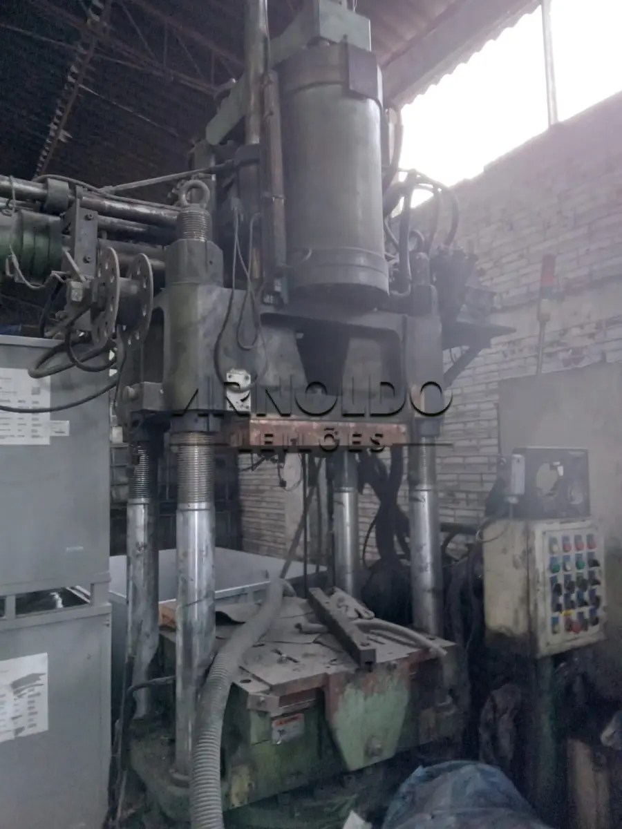 LOTE 001 - INJETORA TUNG YU TIP 2000 A LL250 PCD, SÉRIE A, 763