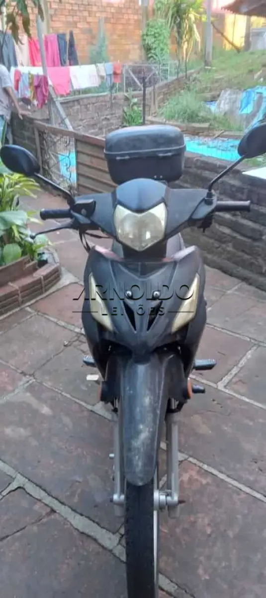 LOTE 001 - MOTO WUYANG 2013