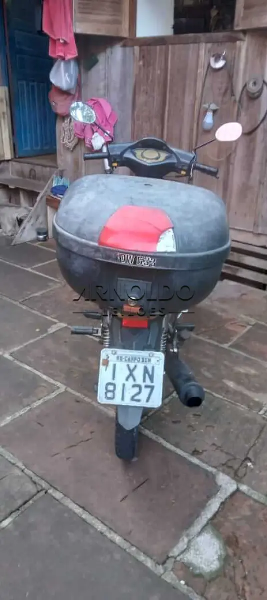 LOTE 001 - MOTO WUYANG 2013