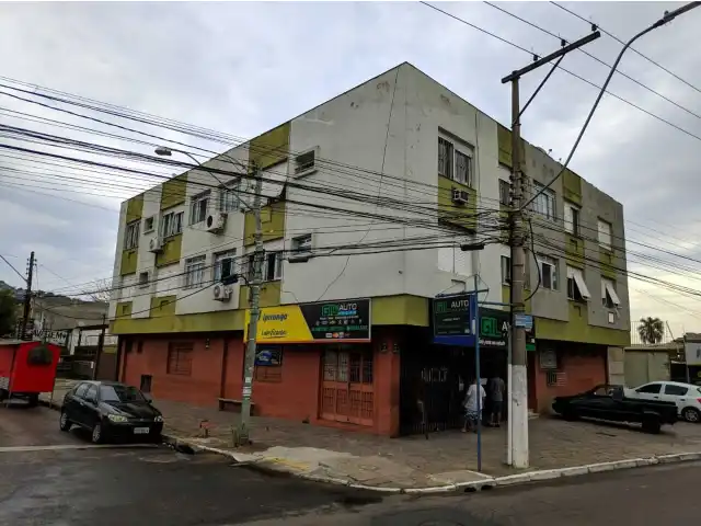 APTO 102 e BOX 03 PORTO ALEGRE